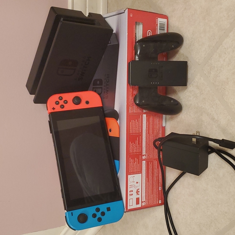 NINTENDO SWITCH Blue and Red Joycons With Charger and Docking Station